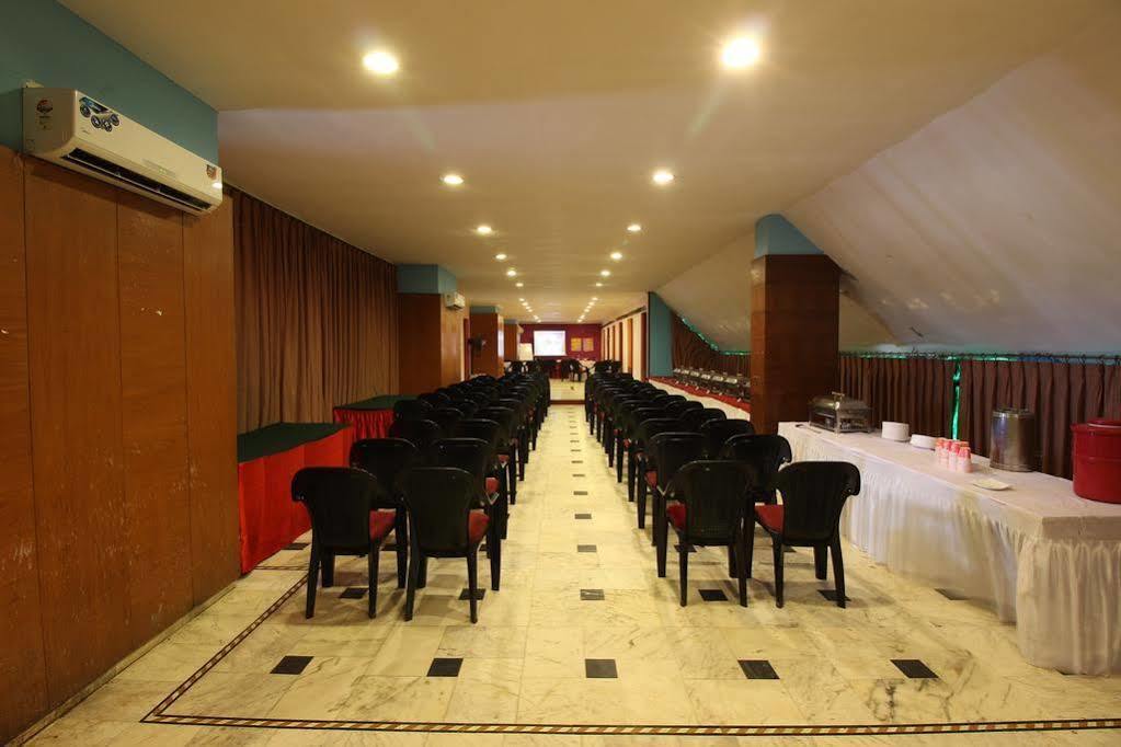 Clarks Inn- Grand Gorakhpur Dış mekan fotoğraf